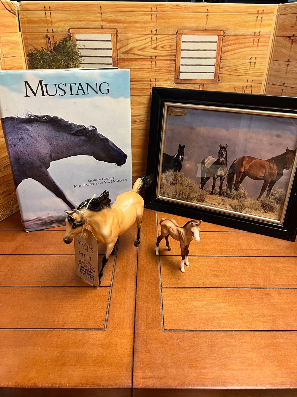 Breyer Mustang Gift Set